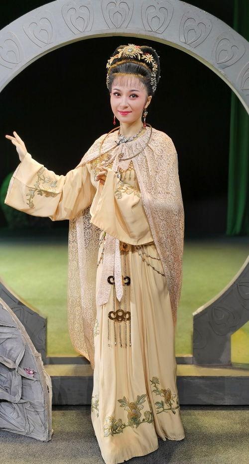 黄梅戏演员袁媛,黄梅戏新秀，传承与创新的艺术之旅